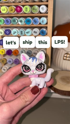 Honestly love the way this eye repaint turned out, so glad I unboxed it! #littlestpetshop @Littlest Pet Shop @Basic Fun! #littlestpetshoptiktok #lpscustoms