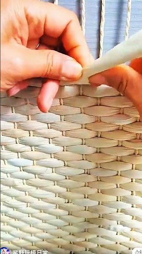 "Hand weaving method shaping strength through guided motion"