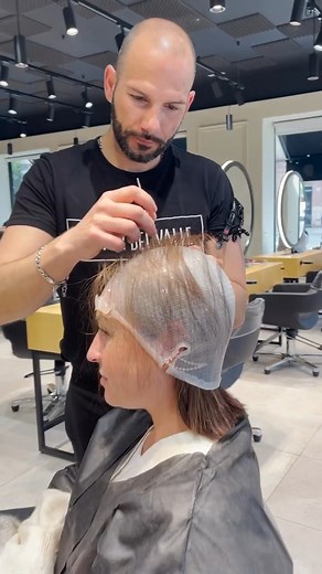 95K views · 1.1K reactions | Color Correction Se requiere de varias sesiones, para conseguir el rubio perfecto. VÍDEO: @olialikhobitska  Estilista: @fran_olivero #victordelvalle | Victordelvalle | Facebook