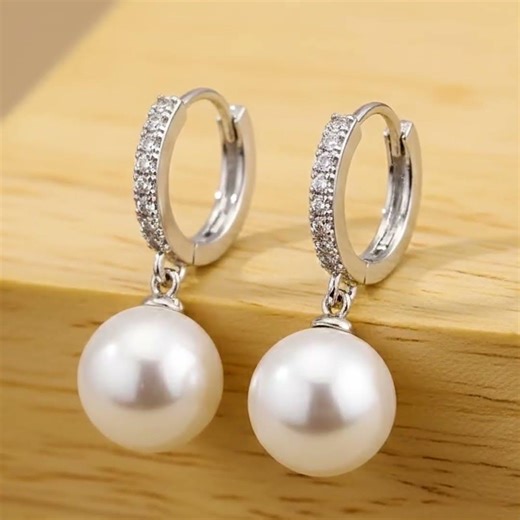 Vintage Style Pearl Drop Earrings – Timeless Bridal & Party Jewelry