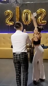 🎶"Asesina mátame" 🎤 Mickey Then 💃🕺Todos los martes clases de bachata en Sala Bubaloo Elche 👉20:30 Bachata medio 👉21:30 Salsa medio 🤩Ven a probar tu primera clase con nosotros gratis. ❤️Esperamos que os guste. . . . #myj #baileslatinos #baile #dance #dancing #dancers #salabubaloo #elche #clases #salsa #bachata #music #musica #videooftheday #bachatadance #bachatafusion #bachatadancing #bachatadancers #love #Mickeythen | MyJ Bailes latinos