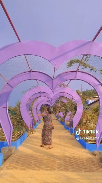 Hilarious Bikini Fail Moment! 😂💃