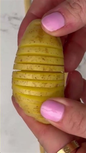 Air Fryer Hasselback Potatoes 🥔✨ Crispy, Golden & Ready in 20 Minutes!