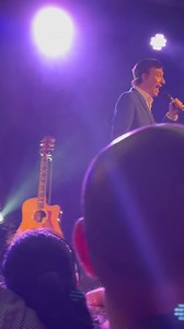 Happening now: David Pomeranz sings “Got to Believe in Magic” at tonight’s “Born for You” concert at the Village Green Hotel in Mulgrave, VIC. David said “Filipinos are the best singers in the world” then encouraged the audience to sing with him. The Born For You 25th Anniversary Tour in Melbourne is brought to you by E-Talent International, Talyer Auto Dandenong, MLV Accounting. The Philippine Times (Australia) is the official media partner. | The Philippine Times (Australia)