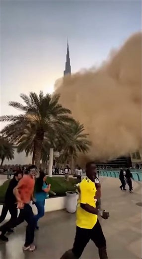 Massive sandstorm hits the Burj Khalifa… Dubai disappears in seconds