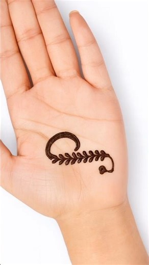 "p" letter name mehndi design #mehndi #henna #klettertmehndi #mehndidesign