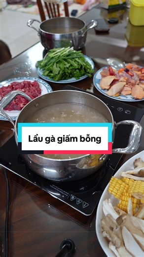 Lẩu gà giấm bỗng - ăn hành và mùi tàu thay rau