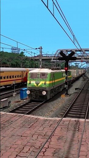 Train Simulator, WAG 9 Locomotive Crosses the Railway Platform with a Freight Train, Train Game