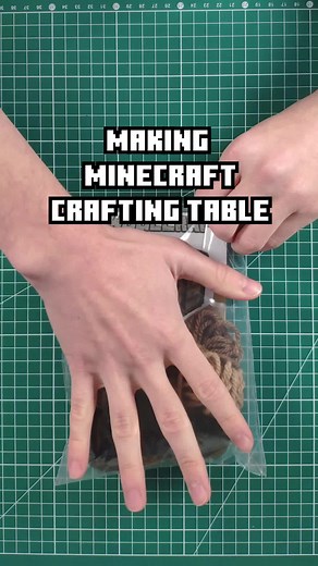 MAKING MINECRAFT CRAFTING TABLE DIY KIT #minecraft #diy #yarn #gift