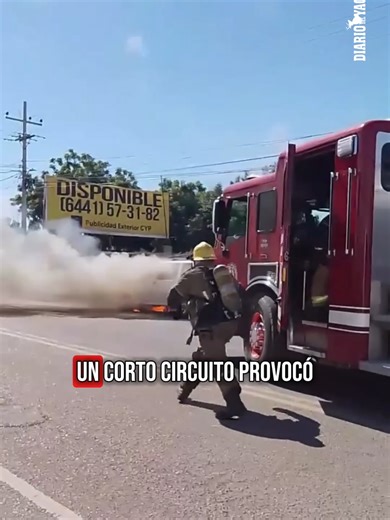 🔥 Camioneta resulta con fuertes daños tras incendio provocado por un corto circuito al sur de Ciudad Obregón 🚓 El hecho ocurrió frente al Cobach 1, en la colonia Municipio Libre, donde bomberos lograron controlar la situación en minutos 🚒