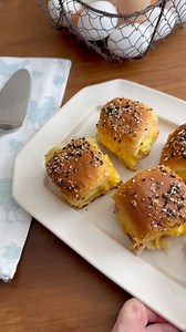 2.4K views | Egg and Ham Sliders 讀 Whisk 10 eggs together and season...