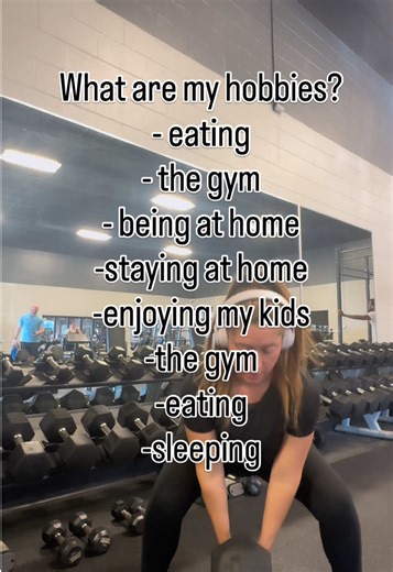 Who is there with me?!!! 🙋🏽‍♀️ . . #gym #eating #workout #momlife #mom