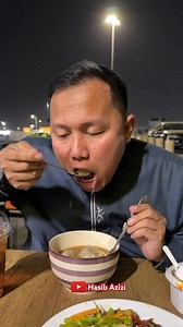 17K views · 626 reactions | Bakso adalah salah satu makanan favoritku sampai di Arab Saudi kalau masuk ke resto Indo tanya bakso dulu heheh. #Makkah #madinah #jeddah | Hasib Azizi | Facebook