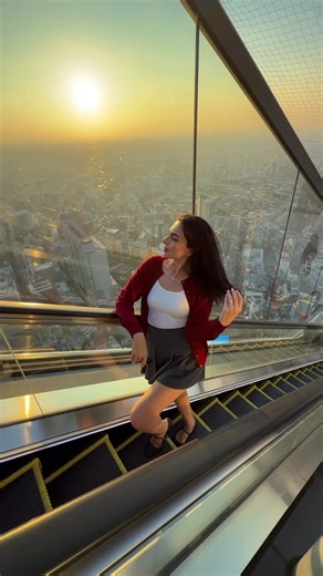 Evelina Khanoyan on Instagram: "Արևը ոնց որ ափիդ մեջ լինի ☀️🤌🏻🥰"