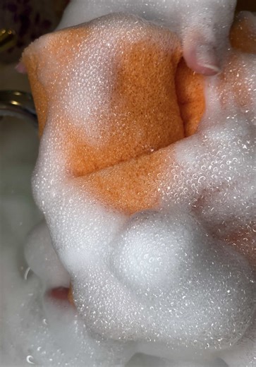 PT 1 of my 1️⃣7️⃣K CELEBRATION!🎉 basically a whole bottle and half of pine cleaner & pine pinalen i was going to reach out to some people to organize a 17k collab but ive been so busy lately and i have taken too long😅 ANYWYAS THANK YOU GUYS SM ILY GUYS thank you for all the support💗🎉I appreciate you all, glad you enjoy the content as much as i do!! What do we think for part 2? More suds and lots of powder??👀 #sudsysqueezes #spongetok #sudsyoverload #satisfyingsqueeze #sudsyasmr