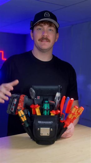 You never quit, neither does Veto 💪 Coming 🔜 DP3 BLACKOUT by #vetopropac ➖ an all-black multi-functional pouch designed to function as both a drill holster and tool pouch. Featuring 17 pockets and a pass-through drill holster, the DP3 BLACKOUT can accommodate most drill sizes with any size drill bit needed to get the job done. Join the waiting list now via the link in our bio #vetopropac #toolsofthetrade #bluecollar #howdoyouveto #skilledtrades #blackout | Veto Pro Pac