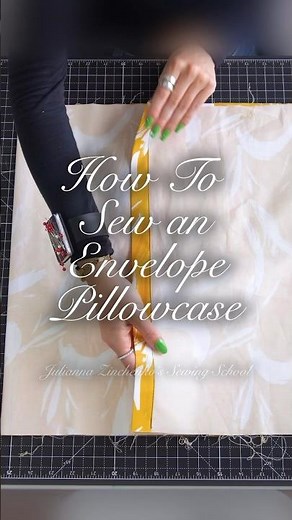 The Envelope Pillowcase is The Perfect Beginner Sewing Project! #sewing #fashion #sewingtutorial