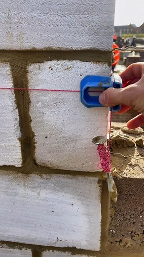 569K views · 3.1K reactions | 24.How To Lay Bricks tricks For Beginners Using a line 隣隣隣隣#brickhouse #bricks | Bricklayer | Facebook