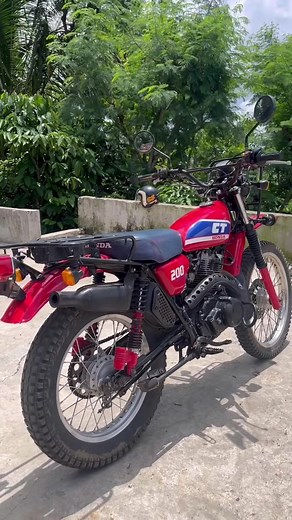 Uncovering the Rare Honda CT 200 Auto AG: One Minute Review