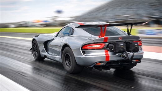 High performance Dodge breaks quarter-mile speed mark