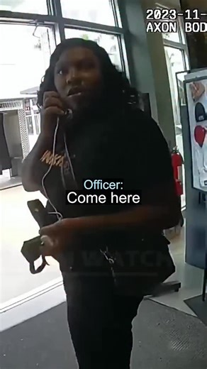 @dark.shooting.tapes on Instagram: "Suspect runs into POLE trying to evade cops… | FOLLOW @dark.shooting.tapes 日本正在利用城市中的空气流动来发电，这种技术被称为风能通道发电系统。这种系统通常安装在立交桥下、道路两侧以及地铁入口等空气流动频繁的区域。当车辆高速经过或人群在地铁中移动时，会产生强烈的气流，这些气流被引入通道内部，推动微型风力涡轮机旋转，从而产生电能。 这些涡轮机即使在非常微弱的风速下也能高效运转。因此，无论是汽车行驶、火车经过，还是人们日常走动产生的空气流动，都可以成为持续的能源来源。单个风能通道每天产生的电量足以支持道路照明、监控设备、地铁指示牌以及各种感应系统的运作。 在东京和大阪的试点项目中，这项技术展现出良好的稳定性和节能效果。专家表示，如果将风能通道与太阳能板和储能装置结合，未来的城市交通枢纽将能实现部分能源自给，大大减少对传统电力的依赖。 这种技术将城市中原本被浪费的空气动力转化为可再生能源，为智慧城市与绿色交通的发展带来新的可能，是未来可持续能源的重