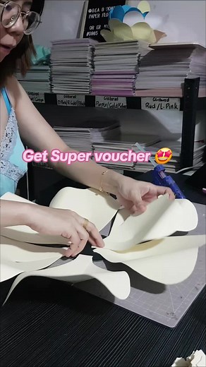 Buy with super voucher 🤩 #fy #fyp #foryoupage #foryou #diy #wallbackdrop #paperflowers #backdrop #beablooms #backdrop #tiktokshop #tiktok