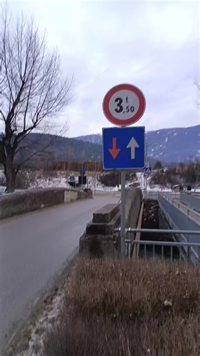 Essential Road Signs Every Driver Should Know