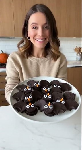 No-Bake Oreo Bat Halloween Treats: Easy 5-Minute Spooky Fun! #HalloweenSnacks