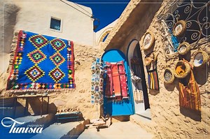 A la découverte de Takrouna, ce village berbère perché sur un rocher fossilisé vieux de 2000 ans,dominant une plaine et ayant une vue exceptionnelle à 360°. #Takrouna #Zribaolia | Sol Palmeras Hotel