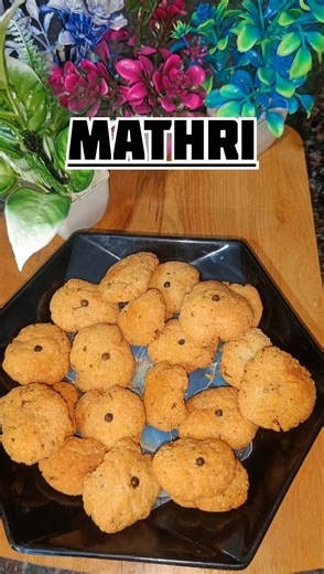 Crispy Mathri 🫓 | Chai Ka Perfect Jod ☕ | Easy & Tasty Snack Recipe #shorts
