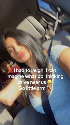 #amputee #fyp | one armed amputee girl doing a countdown