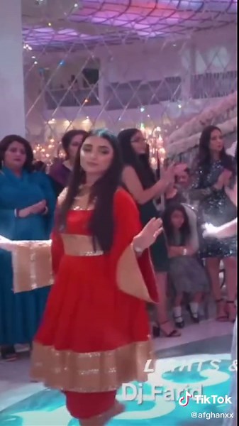 and this is just the dancing #afghan#afghanwedding#afghansongs#afghandance#afghanmusic#afghanwedding#weddings#pov#afghanedition#music#song#dance#fashi