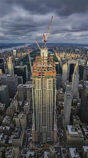 The impossible speed of building the Empire State Building #history #construction