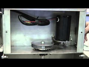 FISHER® STEEL-CASTER™ Stainless Steel Hopper Spreader Demo