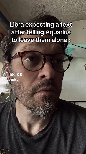 Aquarius and Libra: Understanding Texting Expectations