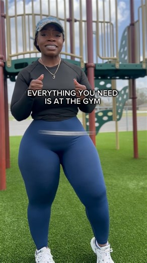Jessica Green on Instagram: "I pack workout clothes even on vacation… IFYKYK 📌 ——————————- I really feel bad for people who never reach this part in their journey with themselves. If you have any type of opposition in life start going to the gym and watch the transformation."