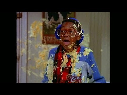 FAMILY MATTERS - "Steve Urkel & the Winslows Have a Food Fight in the Kitchen with Lemon Tarts"