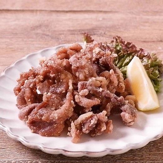 カリッとやみつき！豚こま肉の唐揚げ 作り方・レシピ | クラシル