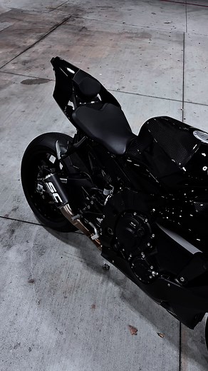 Exploring the Yamaha R1: Performance and Comparisons