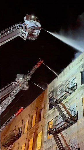 FDNY Ladder Pipe in Operation at 4th Alarm Box 1588 #firefighter #fire