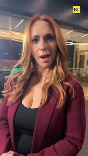 Entertainment Tonight on Instagram: "@jenniferlovehewitt can't tell us nothing during our '911' set visit."
