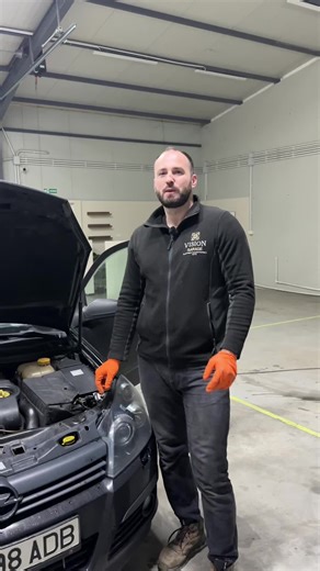 Metodă alternativă , înlocuire baterie în siguranță #baterie #sfaturiutile #codiag #arad #serviceauto