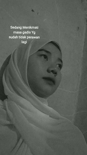 Exploring Grayscale Portraits in Minimalist Photography