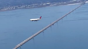 Wild optical illusion makes a high-flying airplane look like it's floating in midair