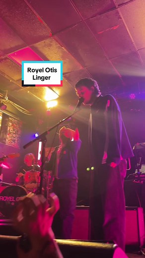 Royel Otis performing Linger, their hauntingly beautiful cover of The Cranberries’ song. - Royel Otis - Linger - Pratts & Pain Tour, Toronto - April 26, 2024 #royelotis #linger #thecranberries #doloresoriordan #cover #royelotislinger