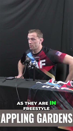 Does the edge benefit the defensive wrestler in folkstyle? Do we need a folkstyle pushout 🤔