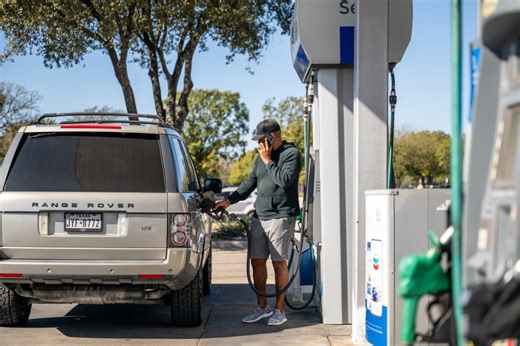 Map shows states with cheapest gas as prices plunge