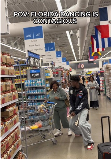 JOOKIN N SLIDIN THROUGH WALMART🤣🔥 #staytoomed | walmart