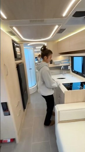 Last Minute Christmas gift?? New 2026 Leisure Travel Wonder 24MBL🎁🎄✨Luxury Class B+ Van Tour