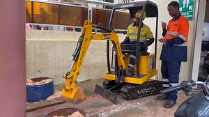 ⭕️ Le Centre des métiers industriels Cmi guinée est le leader de la formation professionnelle en conduite d’engins lourds et poids lourds. Nous combinons 𝘁𝗵é𝗼𝗿𝗶𝗲, 𝘀𝗶𝗺𝘂𝗹𝗮𝘁𝗶𝗼𝗻 et 𝗽𝗿𝗮𝘁𝗶𝗾𝘂𝗲 réelle sur le terrain pour une maîtrise complète. À la fin de votre formation, vous repartez avec un diplôme CAP, une attestation de formation et une lettre de recommandation. Rejoignez-nous pour une formation professionnelle de qualité alliant théorie, simulation et pratique réelle en con